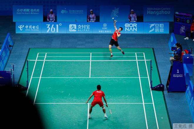 两支球队在 两支球队在