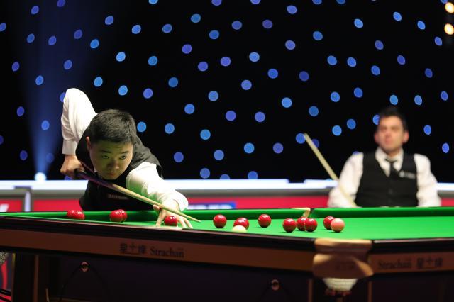 双方签约两 双方签约两